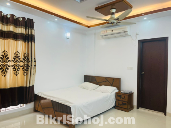 4BHK Fully Furnished Serviced Apartment for Rent